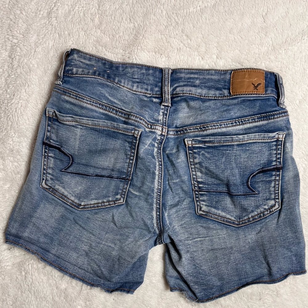 American Eagle Super Super Stretch Midi Rise Shorts size 2